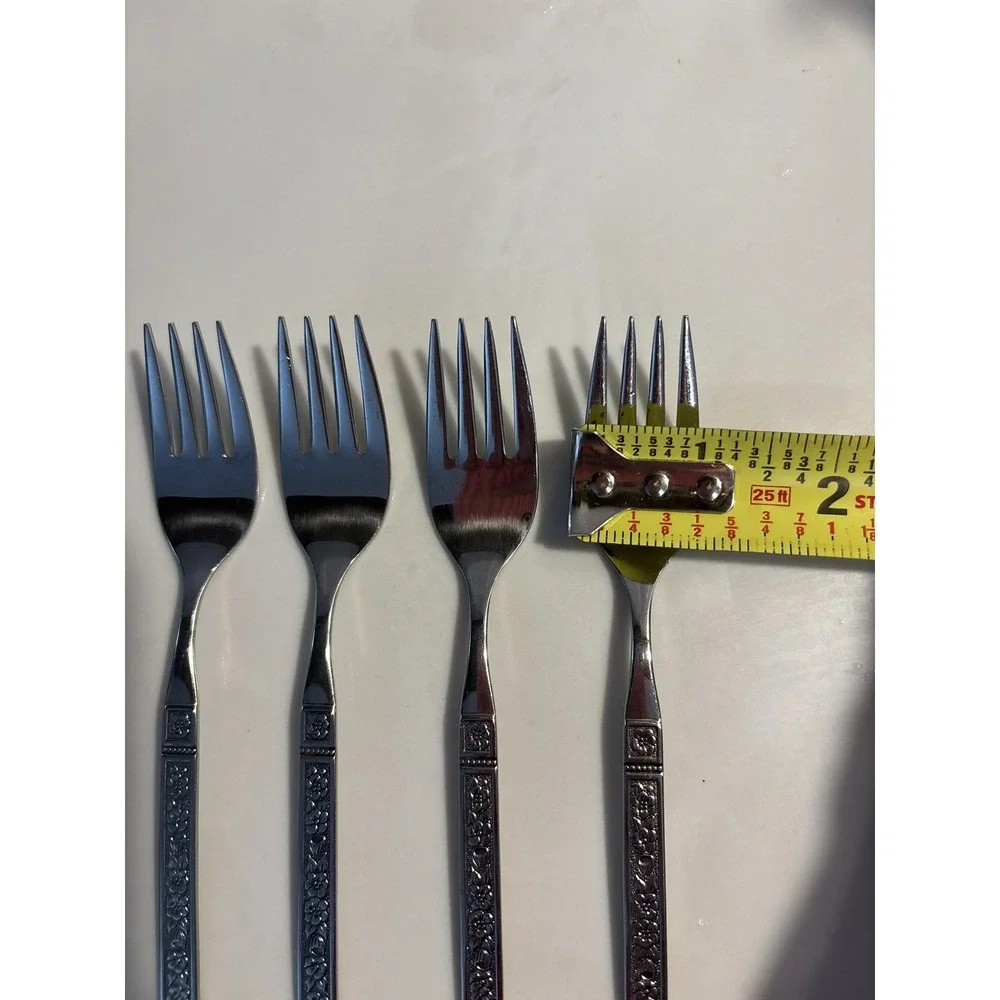 Lot of 4 Wm A Rogers Oneida Deluxe Stainless Salad Forks Dominica Pattern Floral